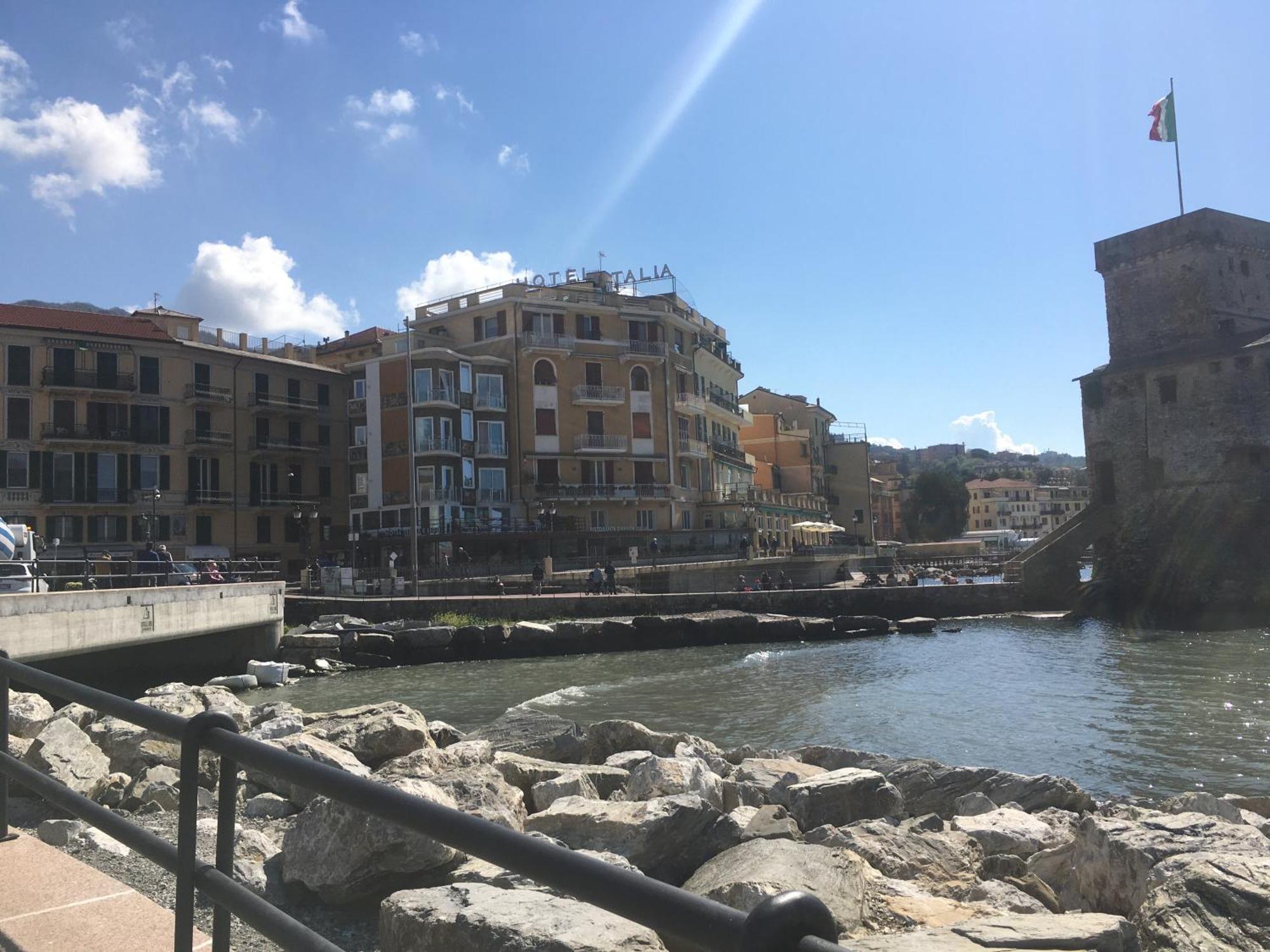 Near The Beach Rapallo Luaran gambar